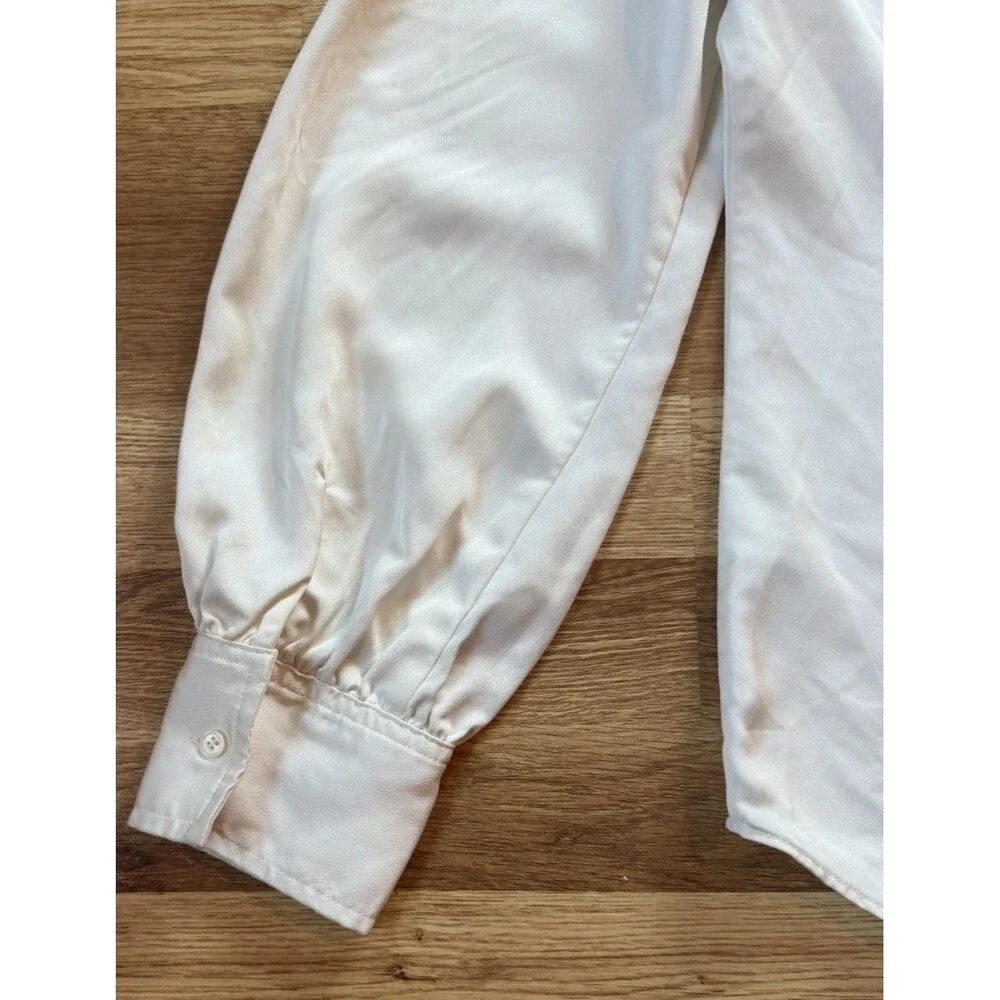 J Crew Size M Cream Long Sleeve V-neck Satiny Blouse Classy Minimal Feminine